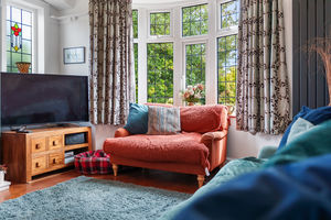 lounge- click for photo gallery